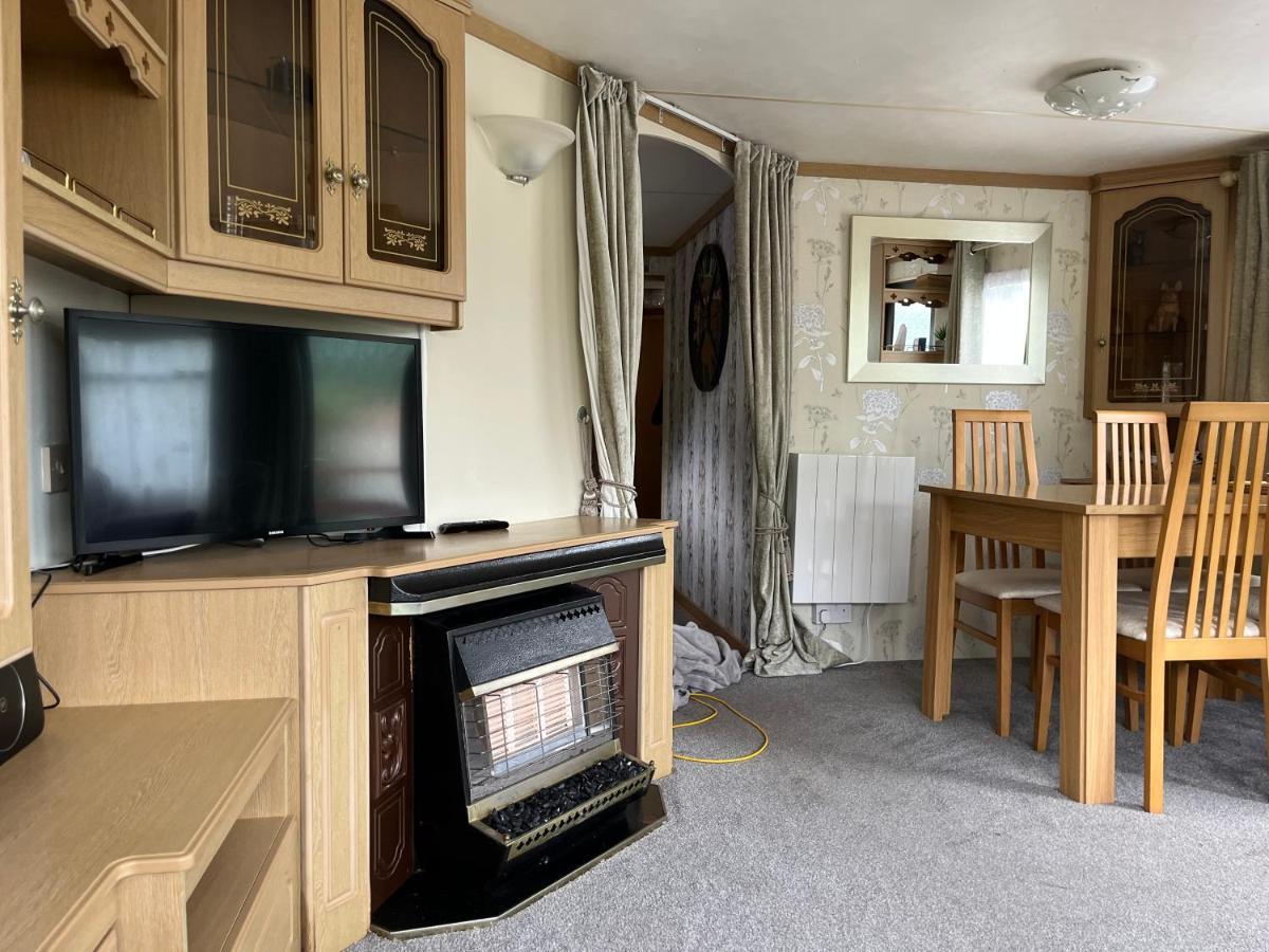 Private Holiday Home In Calm Site Wootton Bridge  Exterior foto